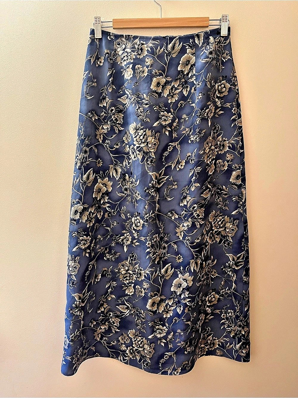Vintage Evidence Floral Midi Skirt in Blue Size 6
